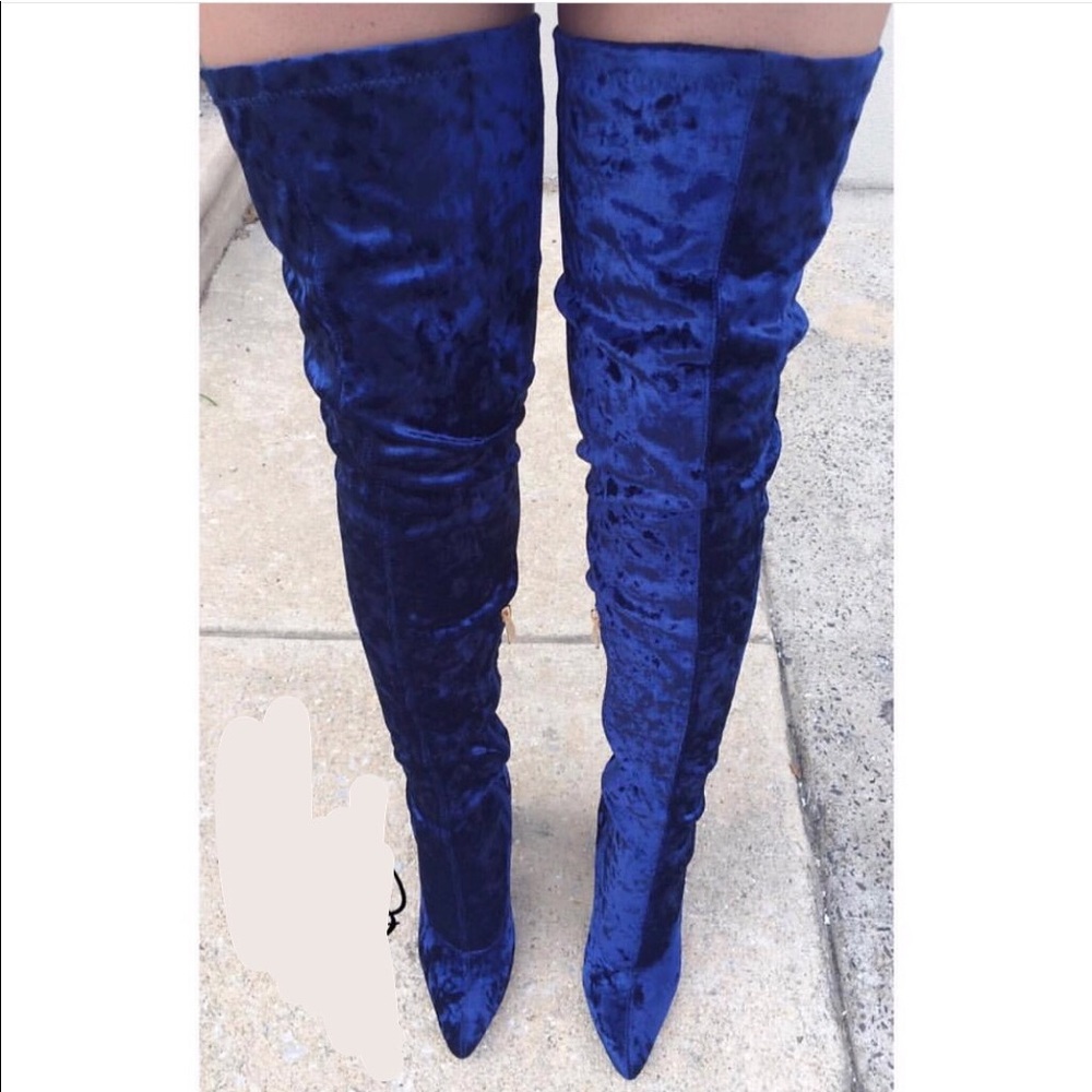 High thigh boots - Size 6 - Valor material.